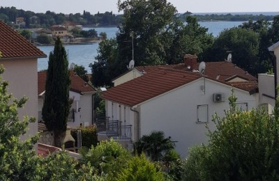 Istra,Novigrad stan sa otvorenim pogledom na more svega 100 m od mora!!