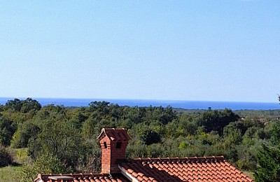 Istra, Poreč  kvalitetna obiteljska kuća sa dvorištem i otvorenim pogledom na more