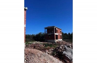 Istra Poreč, okolica - hitno !Samostojeća kuća sa bazenom u roh-bau fazi