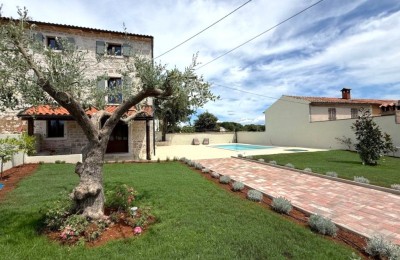 Istra, Poreč okolica, Renovirana kamena kuća s bazenom – bezvremenska ljepota i moderan komfo