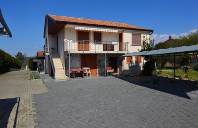 Tenuta con 2 case in vendita - Parenzo