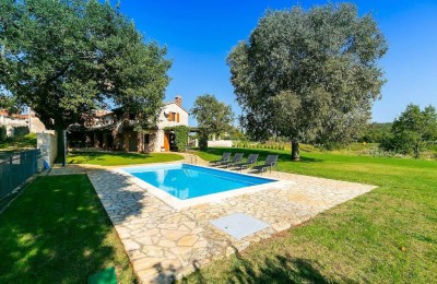 Autohtona kamena vila sa pogledom na more, zemljište 1392 + građevinsko zemljište 1238m2 !!