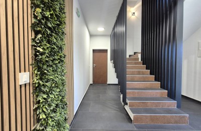 Istra, Poreč okolica 2km od mora  - Stan u prizemlju 88m2 sa dvorištem -NOVOGRADNJA