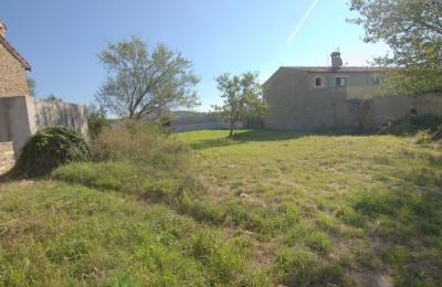 ZEMLJIŠTE SA GRAĐEVINSKOM DOZVOLOM ZA GRADNJU PANSIONA - BUJE OKOLICA