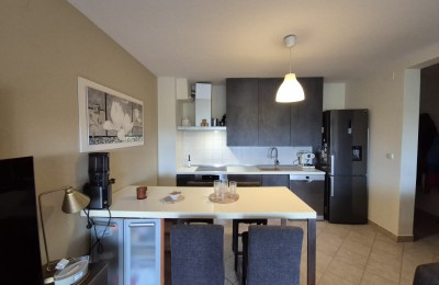 ISTRA, UMAG, EKSKLUZIVNO STAN SAMO 200 METARA OD CENTRA GRADA I PLAŽE