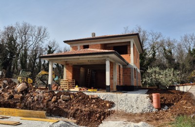 Istra, Poreč 6 km - Prekrasna vila u mediteranskom stilu s bazenom,mirna lokacija - slijepa ulica i rub građevinske zone!! - u izgradnji