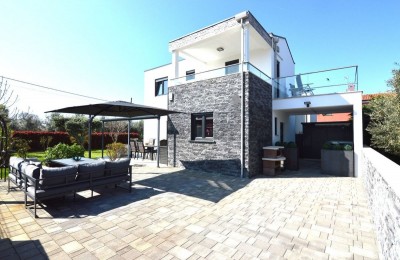 Istra, Poreč okolica - Moderna obiteljska kuća sa lijepim dvorištem  , pogled na more