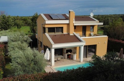 Agency exclusive! Beautiful, modern villa only 2 km from Poreč and the sea