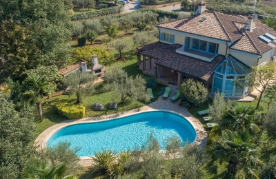 Bajkovita vila sa bazenom u Poreču