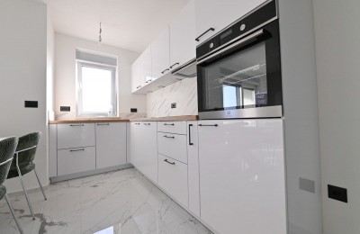 OPPORTUNITÀ! ISTRIA, Tar - appartamento in palazzina di recente costruzione con ampio terrazzo, arredato, vista mare