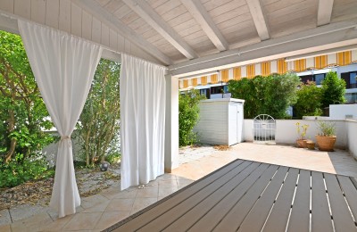 Červar Porat - četverosoban STAN SA VRTOM, kompletno renoviran!