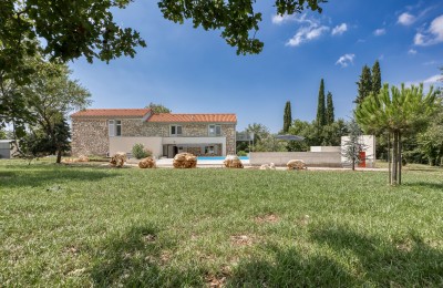 Istra,Poreč okolica - Impresivna, unikatna kamena villa smještena na zemljištu 7000m2
