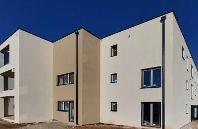 Poreč, stan od 91 m2, 1. kat, cca 800 m od mora (zračne linije)