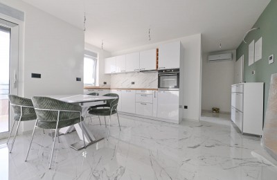 OPPORTUNITÀ! ISTRIA, Tar - appartamento in palazzina di recente costruzione con ampio terrazzo, arredato, vista mare