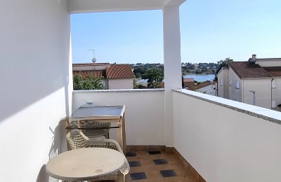 Istra,Novigrad stan sa otvorenim pogledom na more svega 100 m od mora!!